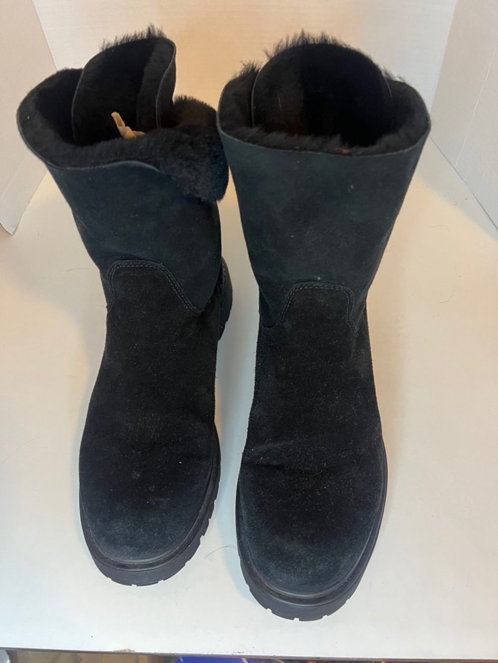 La CANADIENNE Black Hadley Suede Fur-Trim Lace-Up Ankle Boots - Picture 2 of 7